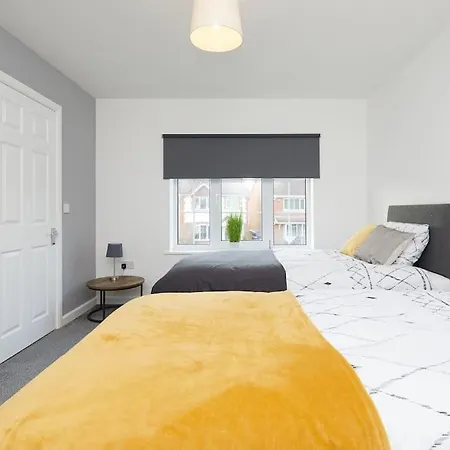 2 Bed Derby House - Parking - Rolls Royce & City Centre Exterior photo